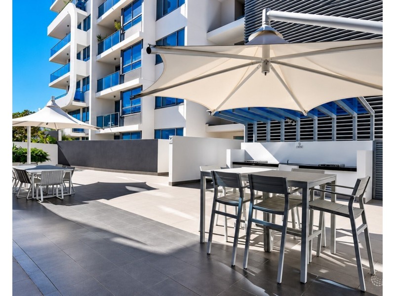 Unit 409/20 Labrador Street, Labrador QLD 4215