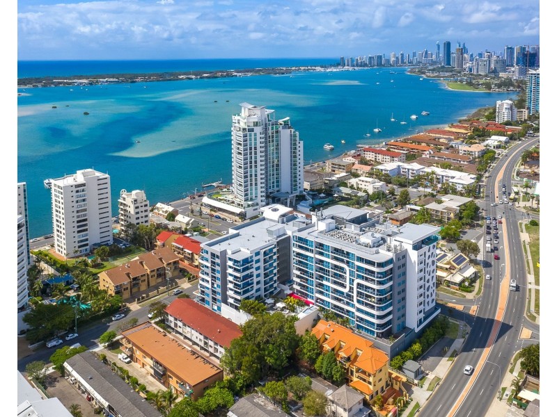Unit 409/20 Labrador Street, Labrador QLD 4215