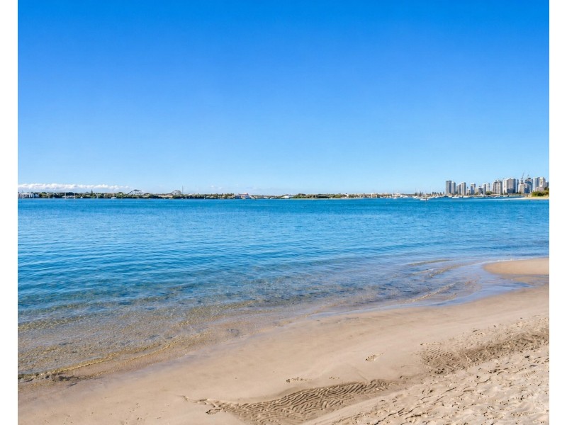 Unit 409/20 Labrador Street, Labrador QLD 4215