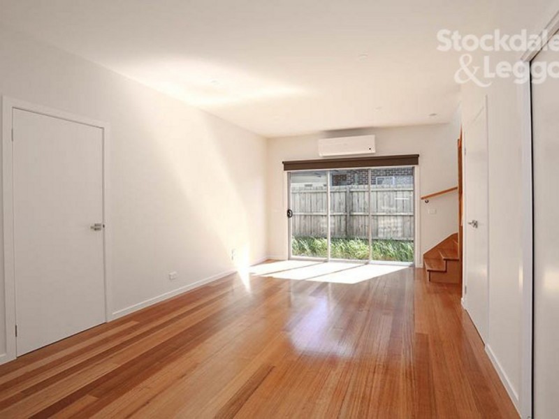 2/28 Isla Avenue, Glenroy VIC 3046