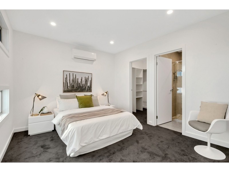 2/17 Justin Avenue, Glenroy VIC 3046