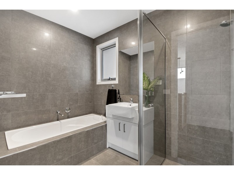 2/17 Justin Avenue, Glenroy VIC 3046