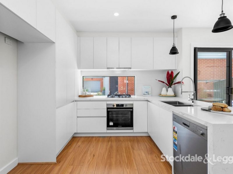 2/35 Becket Street North, Glenroy VIC 3046