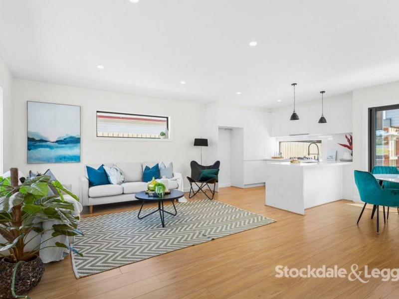 2/35 Becket Street North, Glenroy VIC 3046