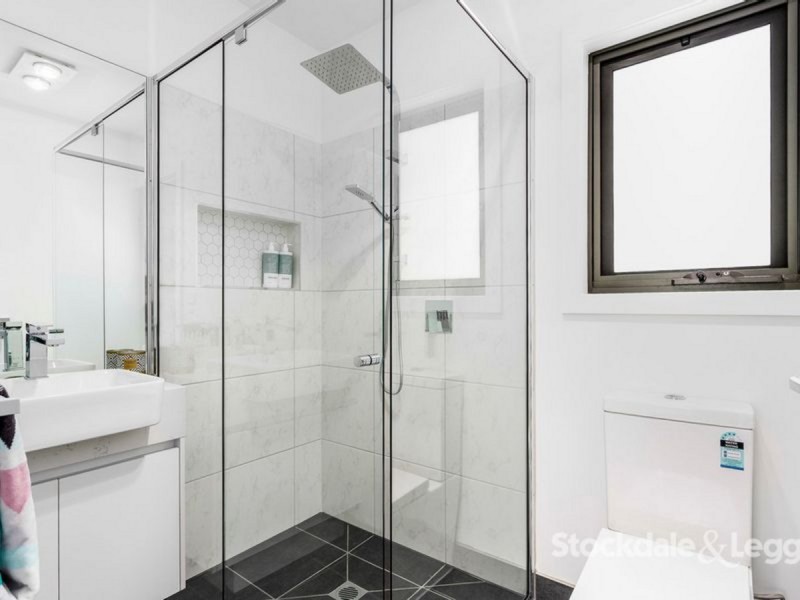 2/35 Becket Street North, Glenroy VIC 3046