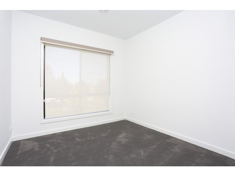 1/18 Josephine Street, Oak Park VIC 3046