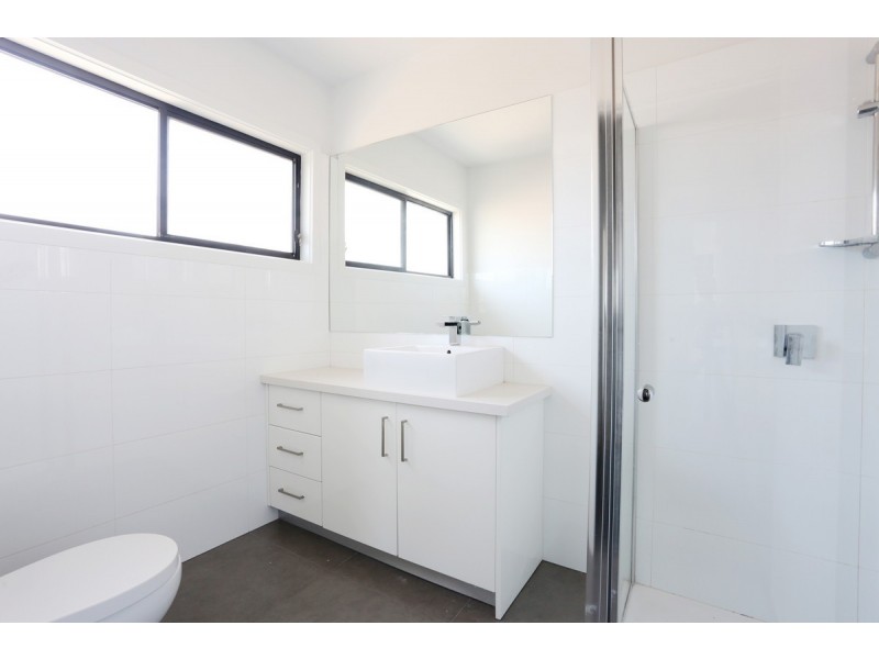 1/18 Josephine Street, Oak Park VIC 3046