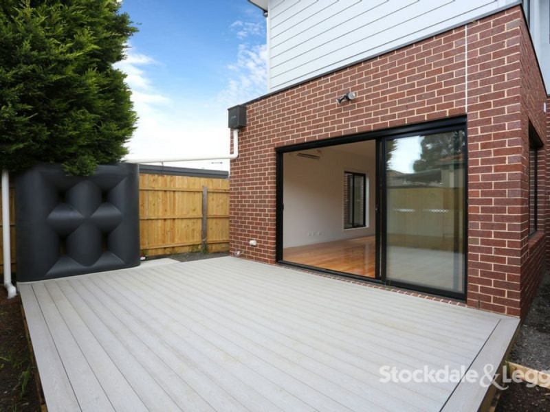 8 Chifley Avenue, Glenroy VIC 3046