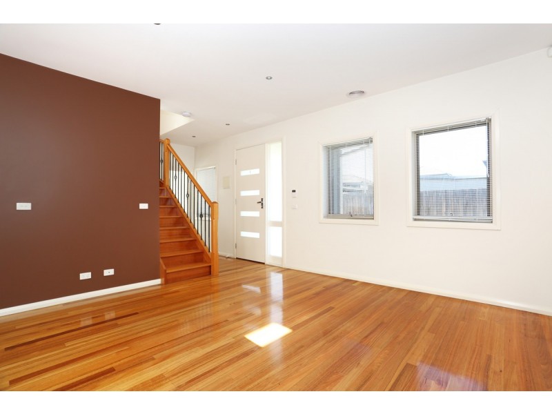 2/19 Hartington Street, Glenroy VIC 3046