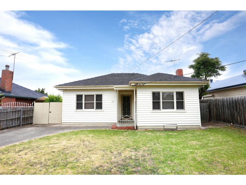 29 Wheatsheaf Road, Glenroy VIC 3046
