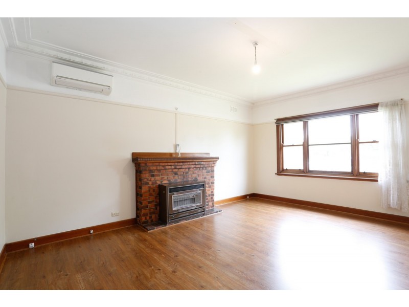 29 Wheatsheaf Road, Glenroy VIC 3046
