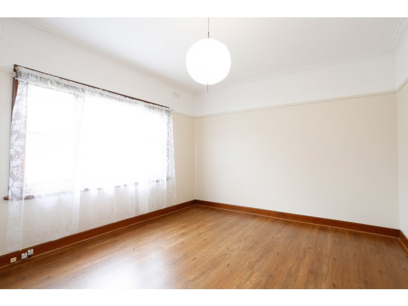 29 Wheatsheaf Road, Glenroy VIC 3046