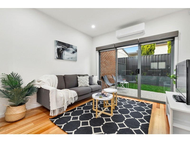 2/18 Jessie Street, Oak Park VIC 3046