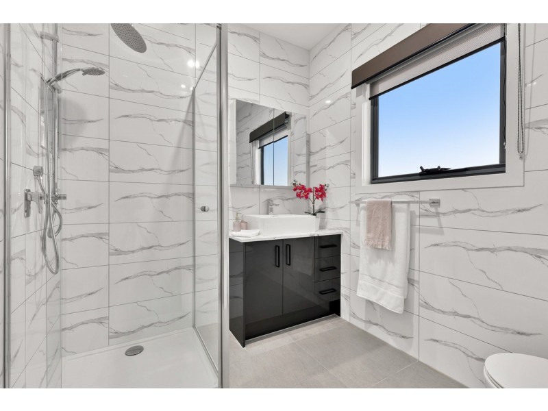 2/18 Jessie Street, Oak Park VIC 3046