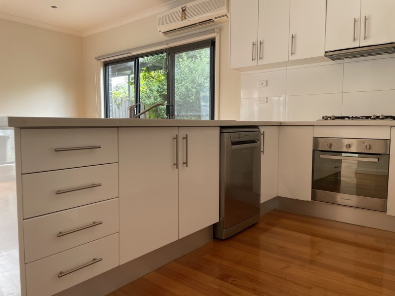 2/4 Howard Court, Glenroy VIC 3046