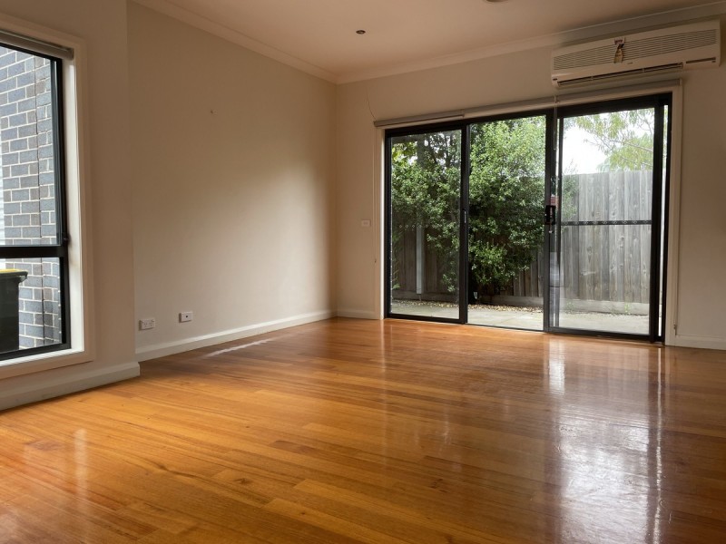 2/4 Howard Court, Glenroy VIC 3046