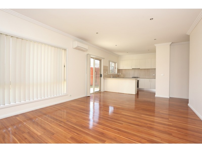 2/27 Apollo Crescent, Dallas VIC 3047