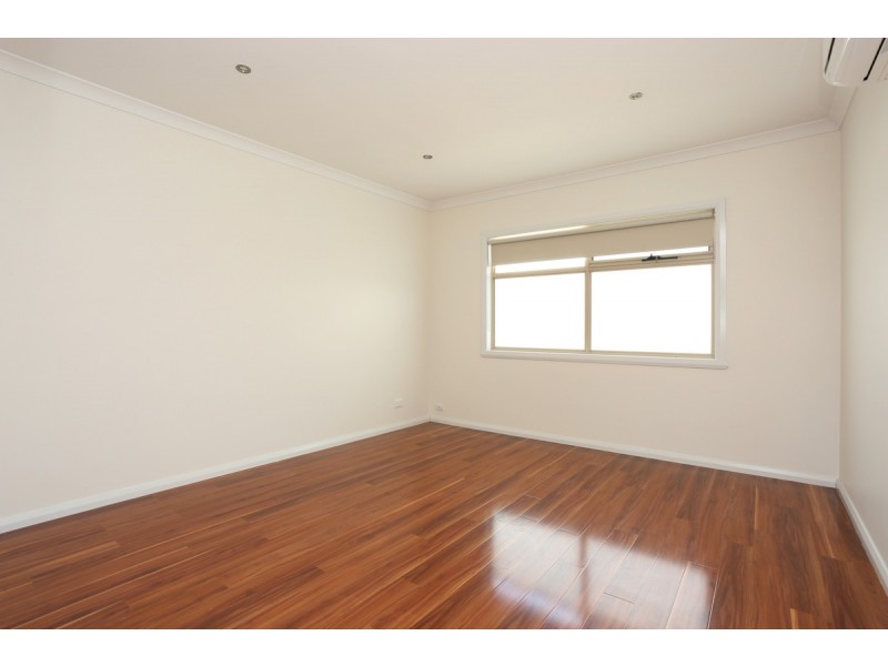 2/27 Apollo Crescent, Dallas VIC 3047