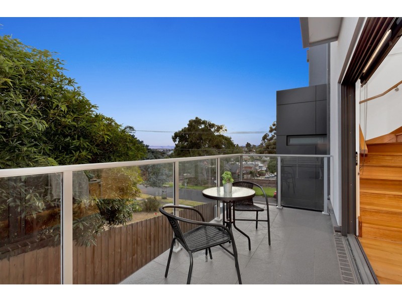 2/232 Waterloo Road, Oak Park VIC 3046