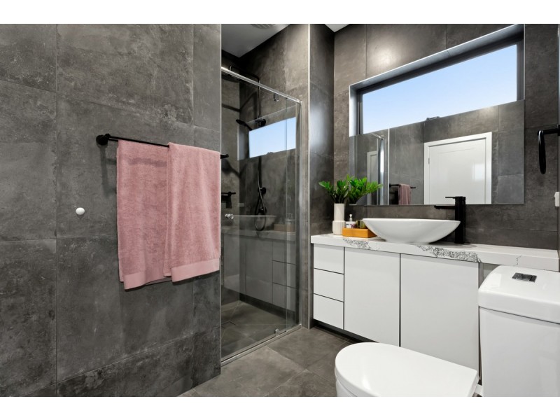 2/232 Waterloo Road, Oak Park VIC 3046