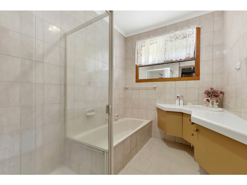 9 Alec Crescent, Fawkner VIC 3060