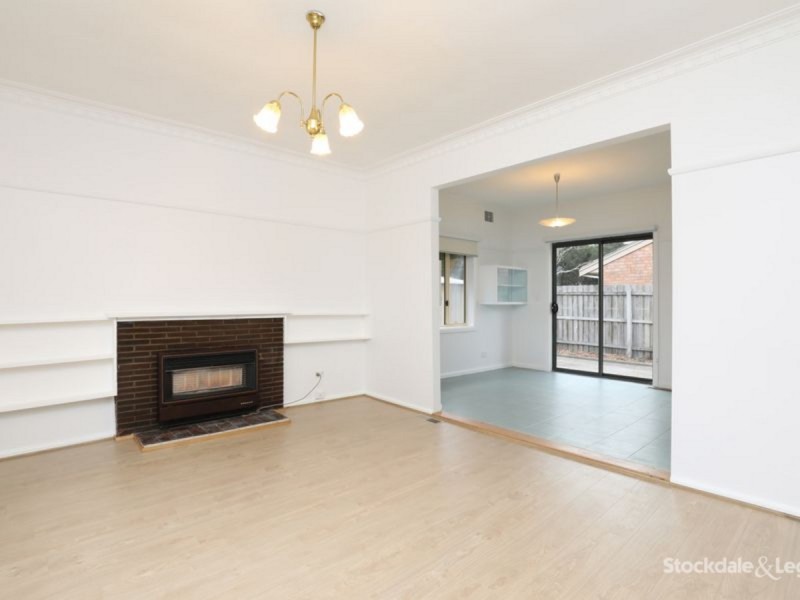 12 Melbourne Avenue, Glenroy VIC 3046