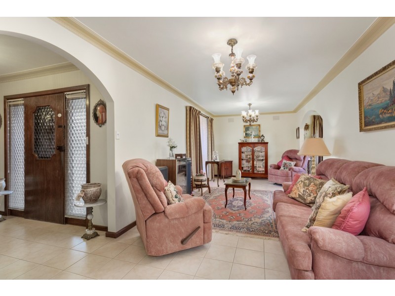 39 Outlook Drive, Glenroy VIC 3046