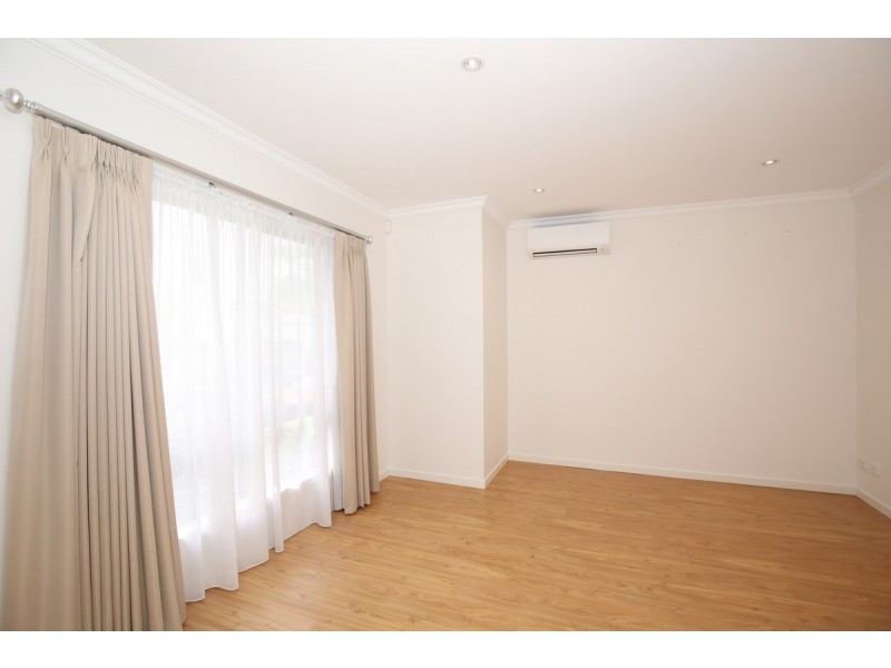 12 Forbes Grove, Oak Park VIC 3046