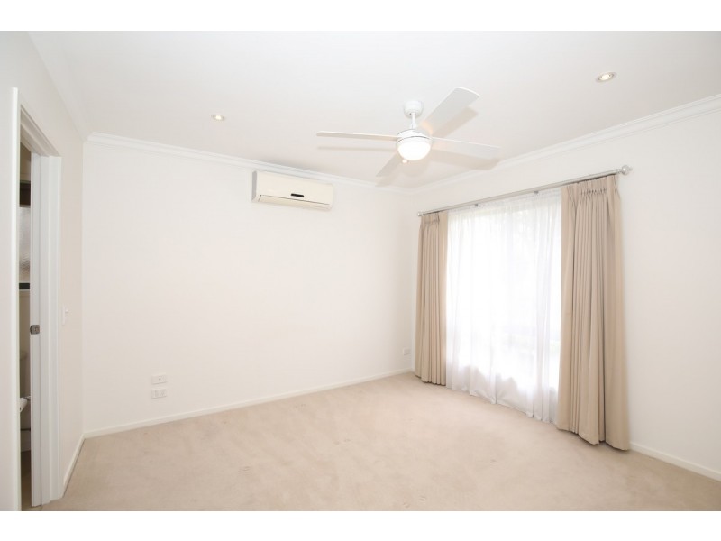 12 Forbes Grove, Oak Park VIC 3046