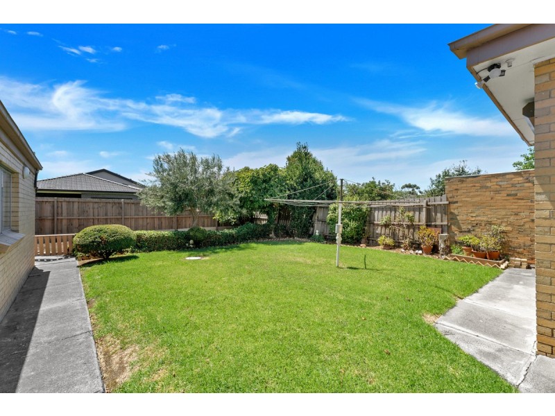 16 Golf Links Road, Glenroy VIC 3046