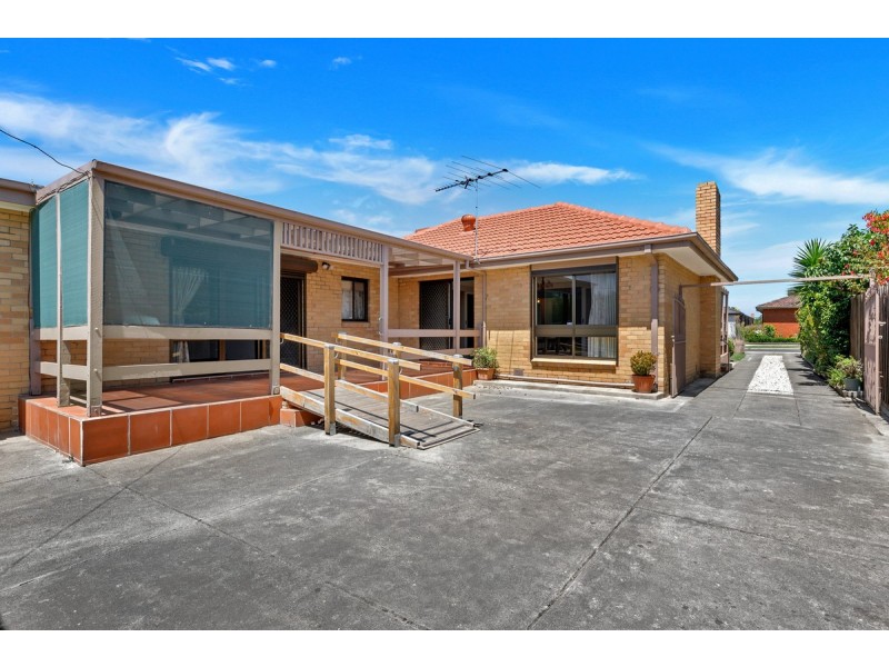 16 Golf Links Road, Glenroy VIC 3046