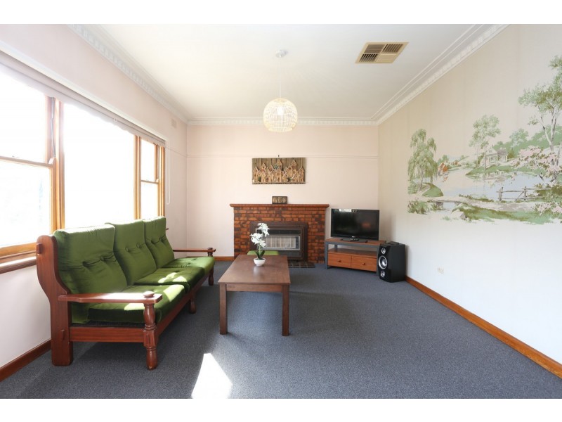 3 Vincent Street, Oak Park VIC 3046