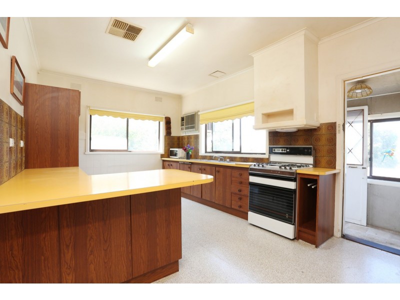 3 Vincent Street, Oak Park VIC 3046