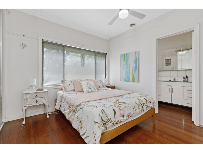 15 Gloucester Street, Hadfield VIC 3046