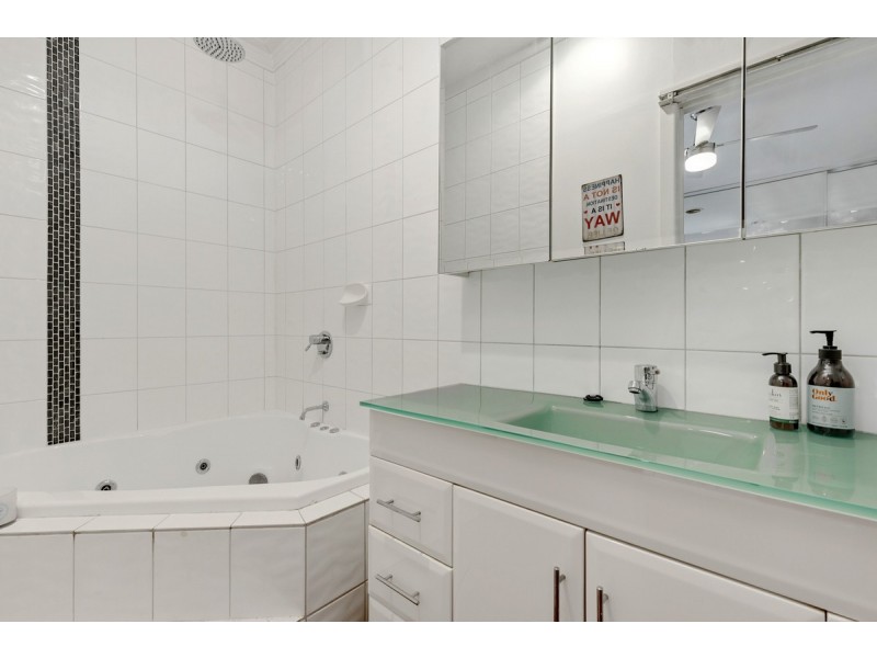 15 Gloucester Street, Hadfield VIC 3046