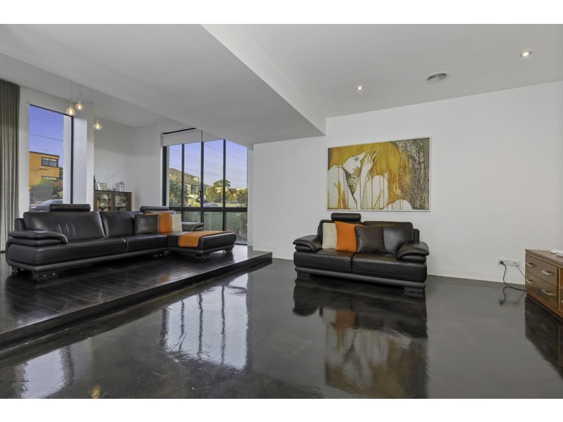 67 New Road, Oak Park VIC 3046