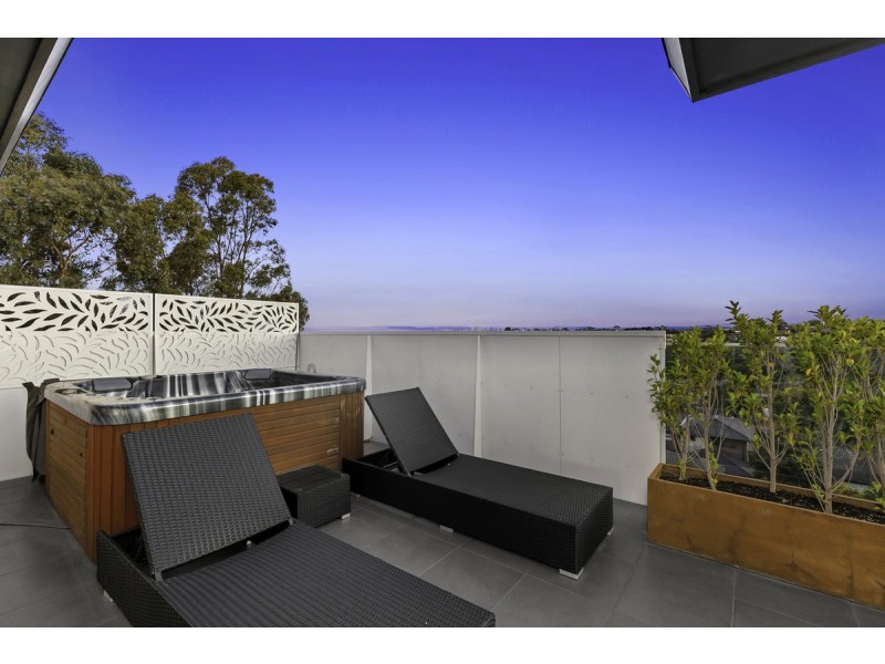 67 New Road, Oak Park VIC 3046