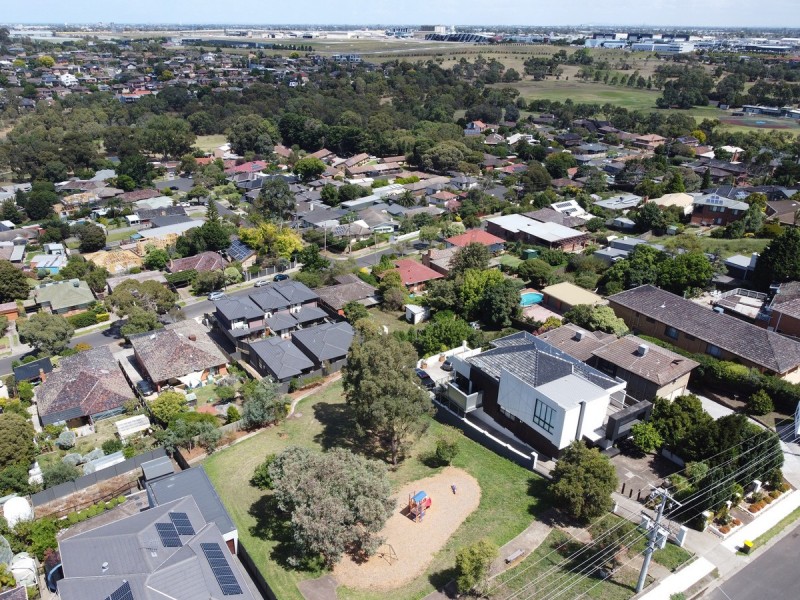 67 New Road, Oak Park VIC 3046