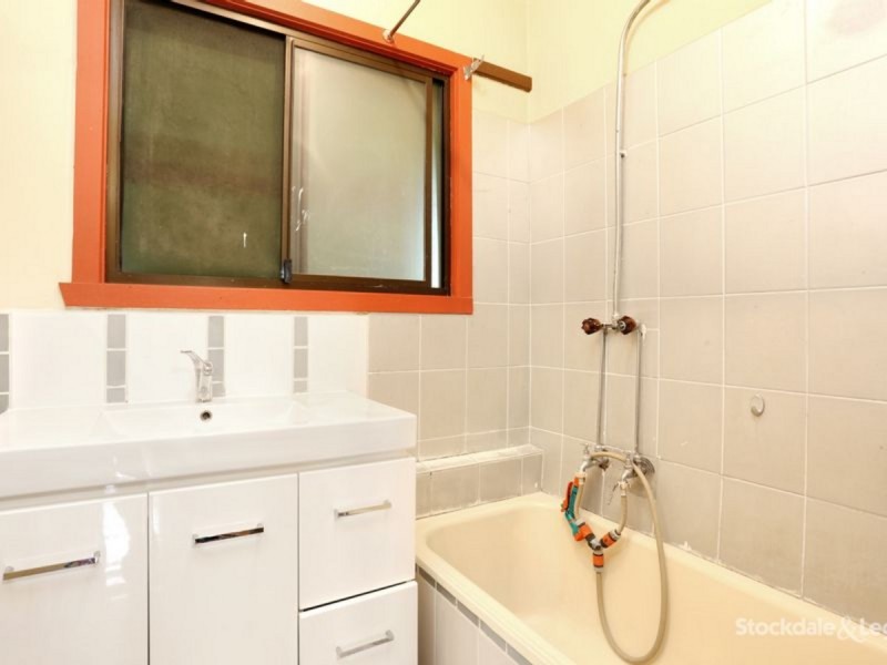 2 Rowan Street, Glenroy VIC 3046