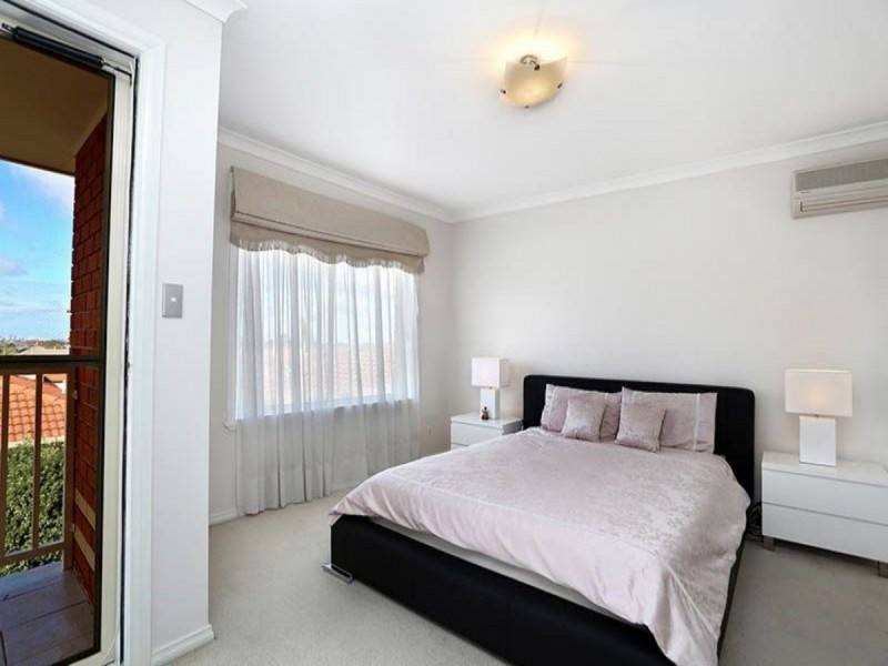 4/83 Station Road, Glenroy VIC 3046