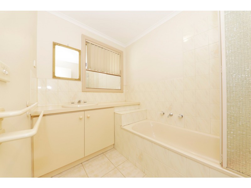1/2 Epping Street, Hadfield VIC 3046