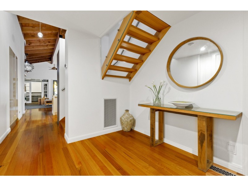 1 Milton Street, Pascoe Vale South VIC 3044