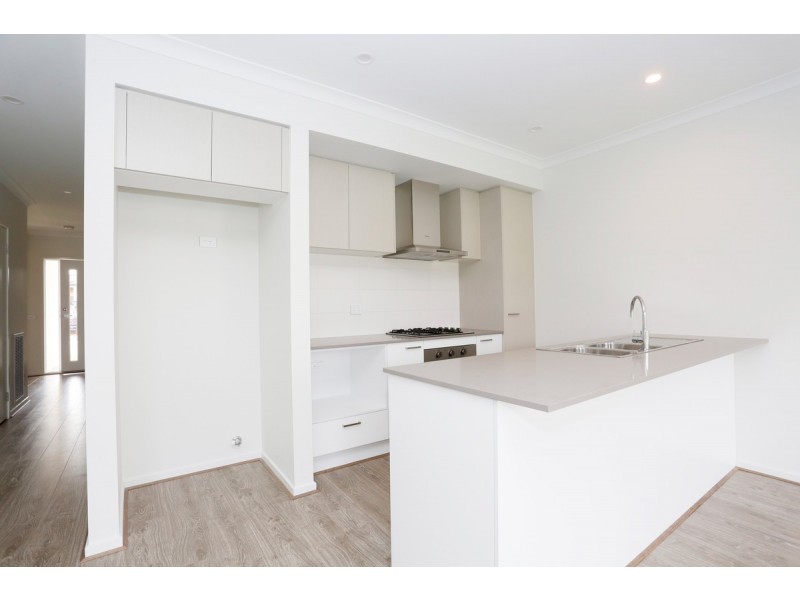 10 Rialto Circuit, Craigieburn VIC 3064