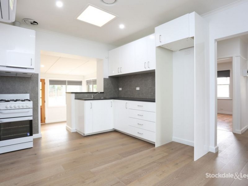 40 Sunset Boulevard, Jacana VIC 3047