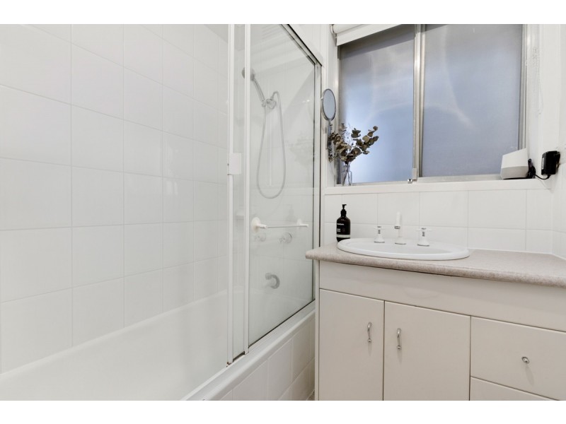 4/26 Gladstone Parade, Glenroy VIC 3046