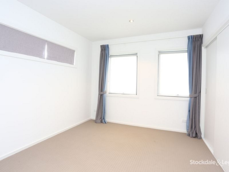 49 Winifred Street, Oak Park VIC 3046