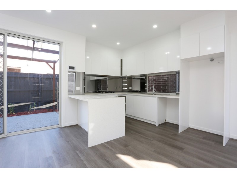 2/16 York Street, Glenroy VIC 3046