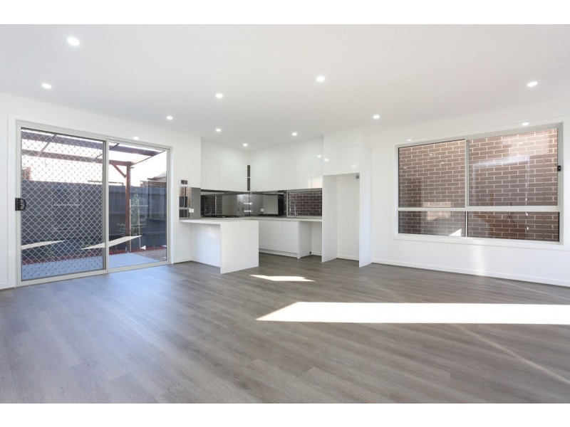 2/16 York Street, Glenroy VIC 3046