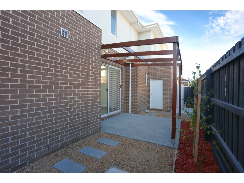 2/16 York Street, Glenroy VIC 3046