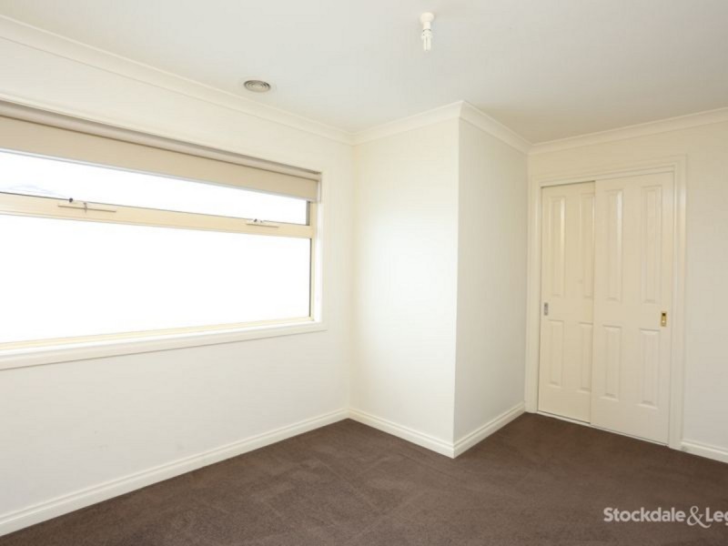 2/6 Kiewa Crescent, Dallas VIC 3047